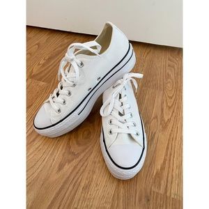 White Converse Canvas Platforms (Size 8)